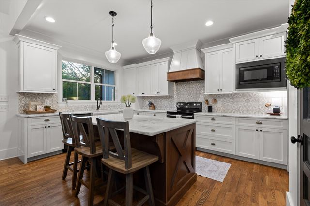 2007 Walnut Street, Signal Mountain, TN 37377