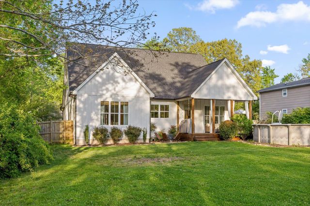 2007 Walnut Street, Signal Mountain, TN 37377