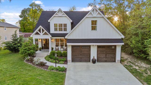 2007 Walnut Street, Signal Mountain, TN 37377