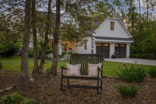 2007 Walnut Street, Signal Mountain, TN 37377