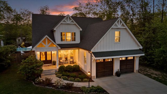 2007 Walnut Street, Signal Mountain, TN 37377