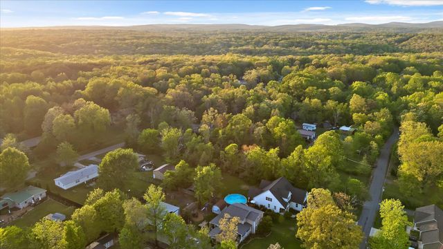 2007 Walnut Street, Signal Mountain, TN 37377