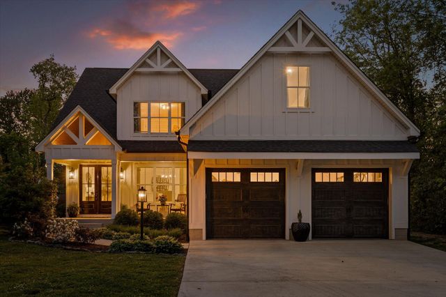 2007 Walnut Street, Signal Mountain, TN 37377