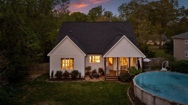 2007 Walnut Street, Signal Mountain, TN 37377
