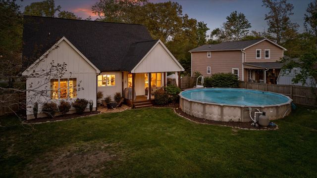 2007 Walnut Street, Signal Mountain, TN 37377