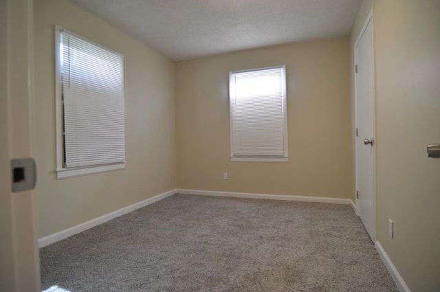 432 W PEEBLES RD, Memphis, TN 38109