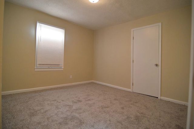 432 W PEEBLES RD, Memphis, TN 38109