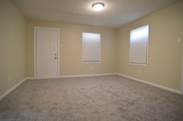 432 W PEEBLES RD, Memphis, TN 38109