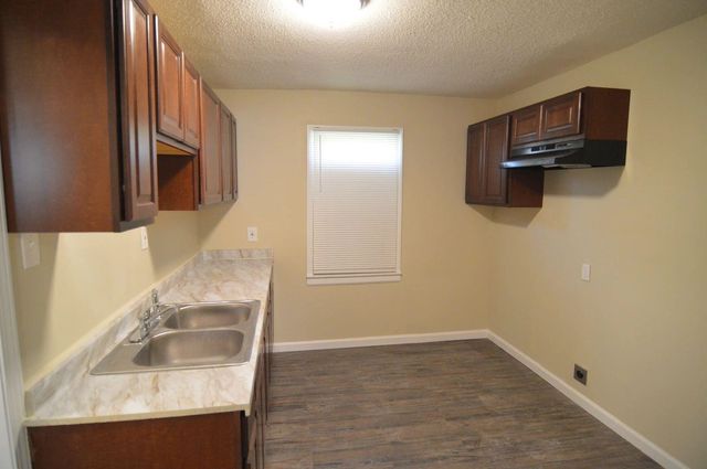 432 W PEEBLES RD, Memphis, TN 38109