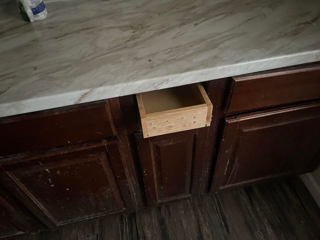 432 W PEEBLES RD, Memphis, TN 38109