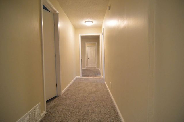 432 W PEEBLES RD, Memphis, TN 38109