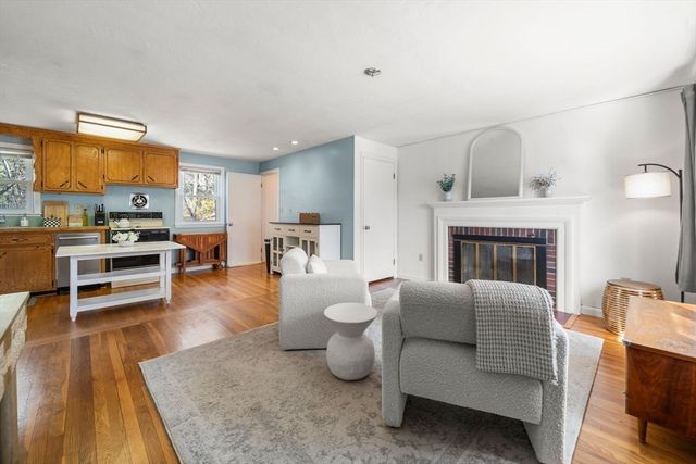 7 Walsh, Holbrook, MA 02343