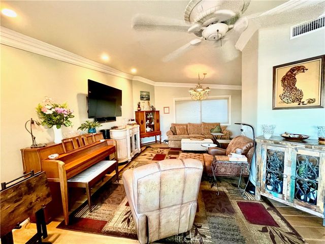 721 W 27th 1, San Pedro, CA 90731