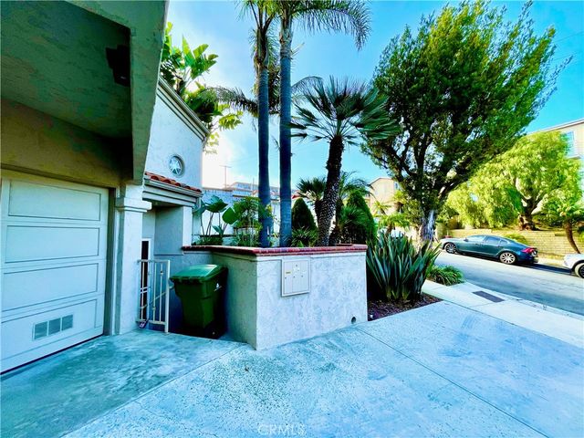 721 W 27th 1, San Pedro, CA 90731