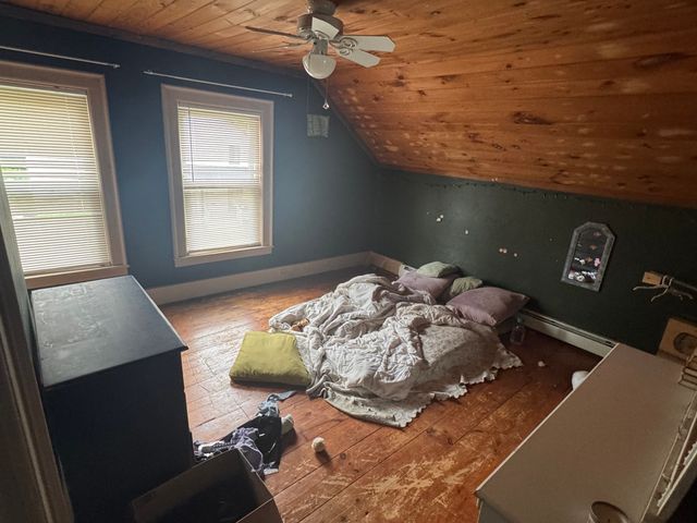 16 Water St, Southbridge, MA 01550