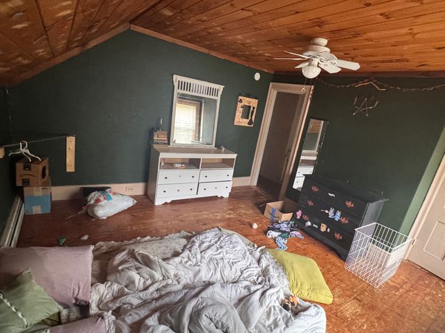 16 Water St, Southbridge, MA 01550