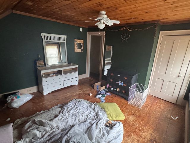 16 Water St, Southbridge, MA 01550