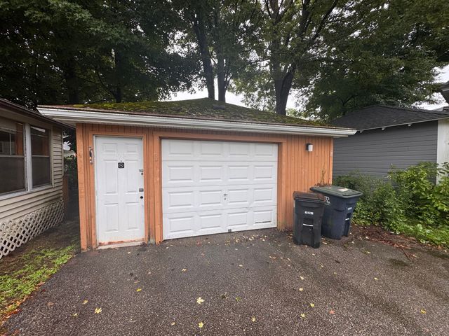 16 Water St, Southbridge, MA 01550