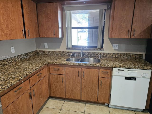 3520 NW 95th Ter 1U, Sunrise, FL 33351