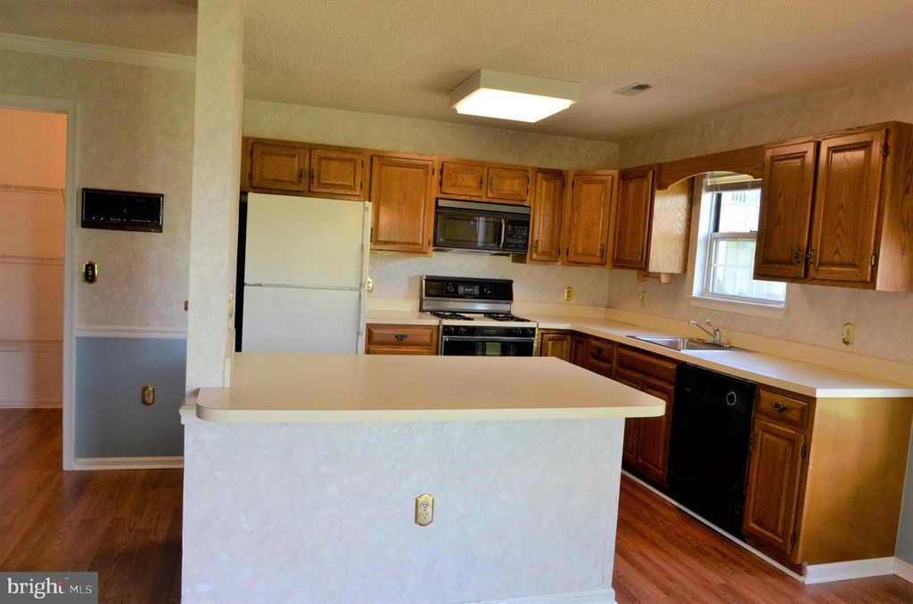 818 ROUNDTREE PL, Lawrence Township, NJ 08648