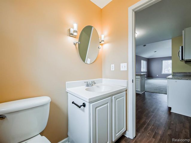 3079 Grove Street, Keego Harbor, MI 48320