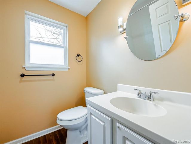 3079 Grove Street, Keego Harbor, MI 48320