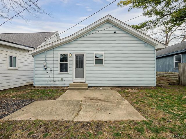 3079 Grove Street, Keego Harbor, MI 48320