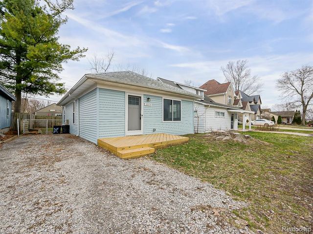 3079 Grove Street, Keego Harbor, MI 48320