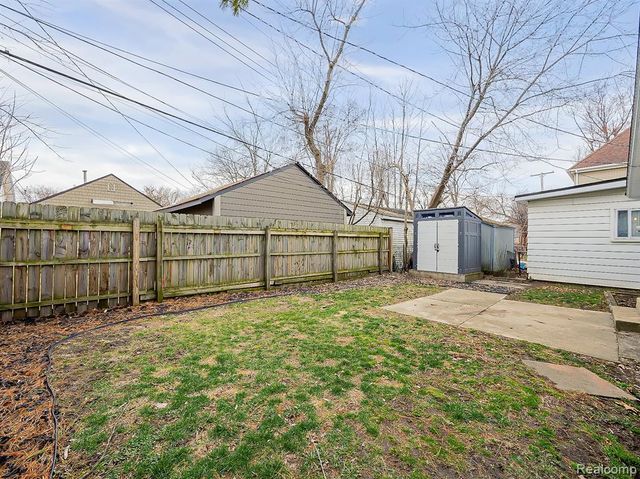 3079 Grove Street, Keego Harbor, MI 48320