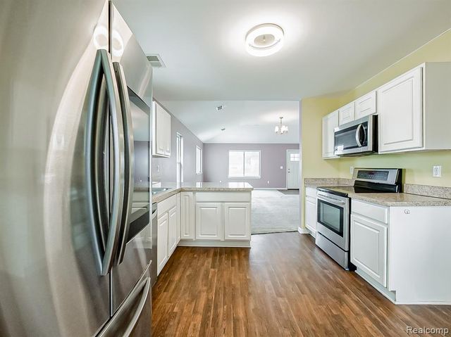 3079 Grove Street, Keego Harbor, MI 48320