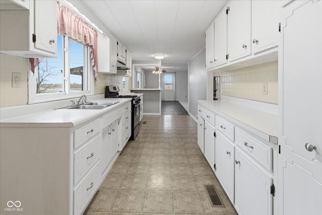 701 N State Road 75, Danville, IN 46122