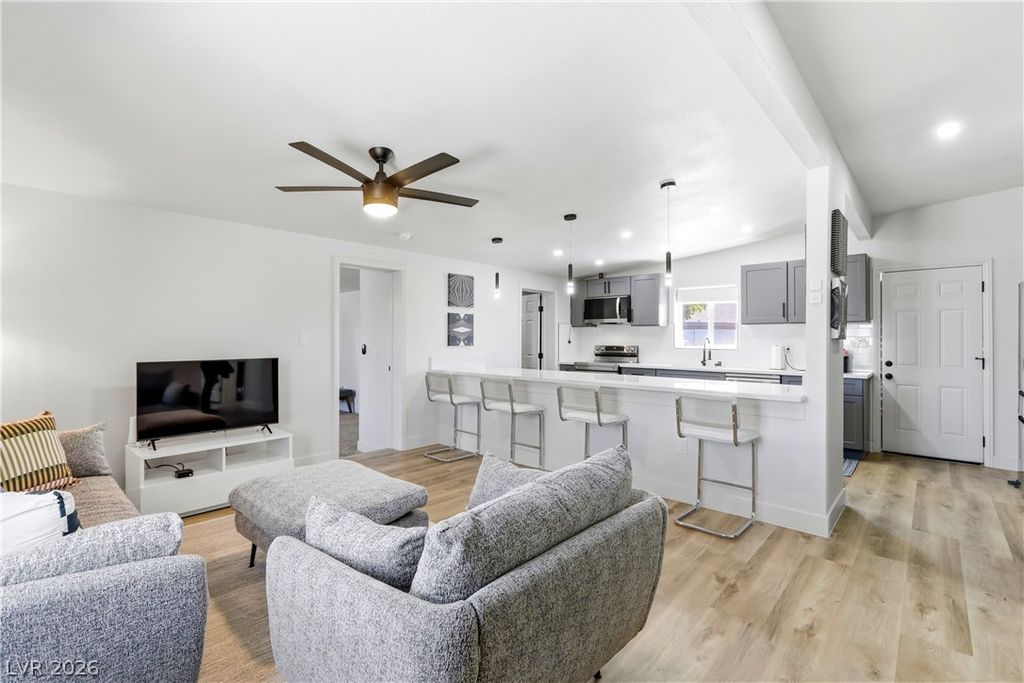 1945 Palma Vista Avenue, Las Vegas, NV 89169 — photo 4