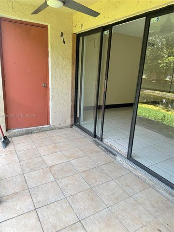 215 Lakeview Drive 105, Weston, FL 33326