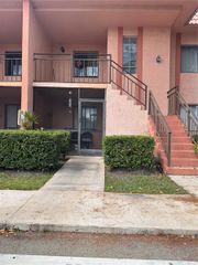 215 Lakeview Drive 105, Weston, FL 33326