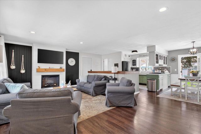 208 N Willard Avenue, Janesville, WI 53548