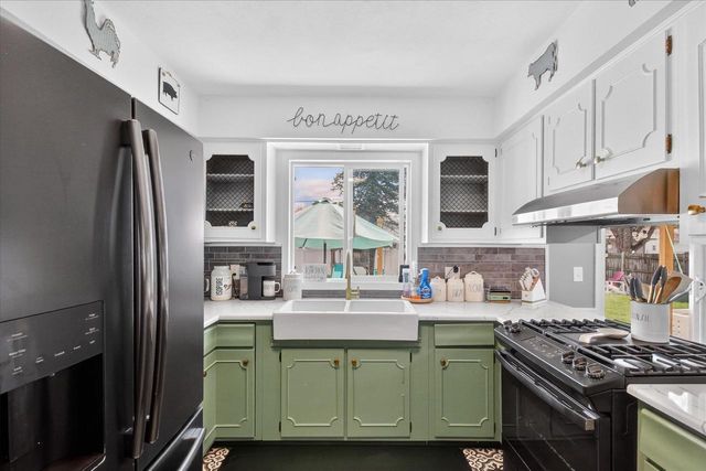 208 N Willard Avenue, Janesville, WI 53548