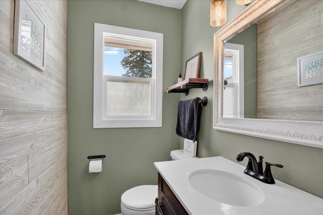 208 N Willard Avenue, Janesville, WI 53548