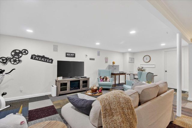 208 N Willard Avenue, Janesville, WI 53548