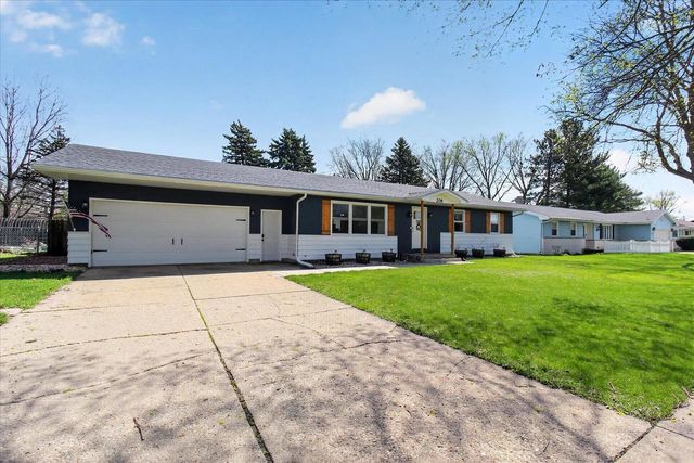 208 N Willard Avenue, Janesville, WI 53548