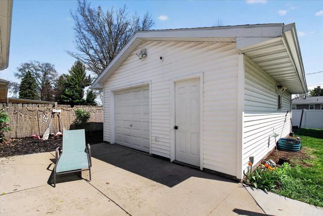 208 N Willard Avenue, Janesville, WI 53548