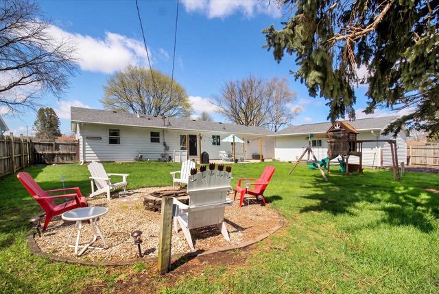 208 N Willard Avenue, Janesville, WI 53548