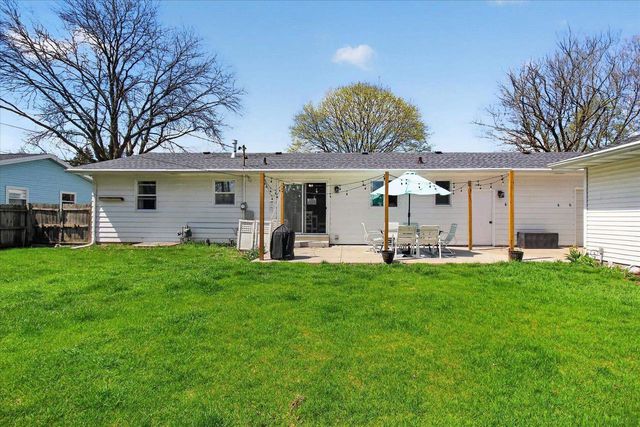 208 N Willard Avenue, Janesville, WI 53548