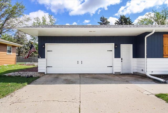 208 N Willard Avenue, Janesville, WI 53548
