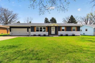 208 N Willard Avenue, Janesville, WI 53548