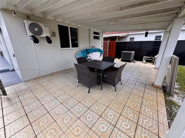 1158 NW 34th Ave 1, Miami, FL 33125
