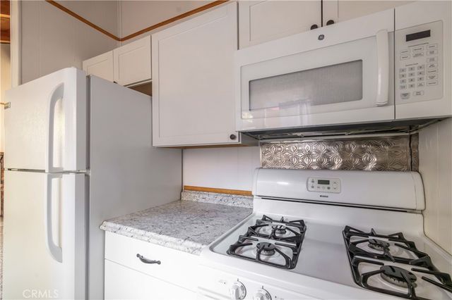 315 San Bernardino, Sugarloaf, CA 92386