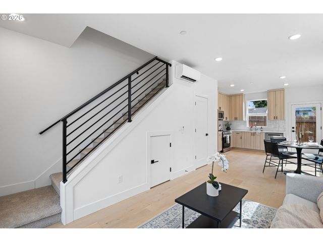 4328 Ne Going St, Portland, OR 97218