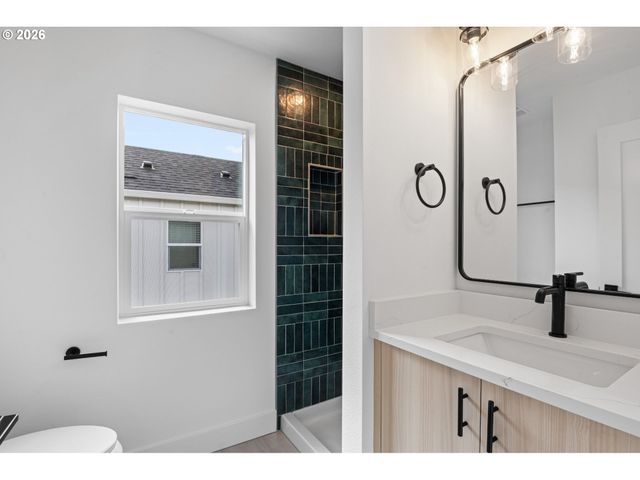 4328 Ne Going St, Portland, OR 97218