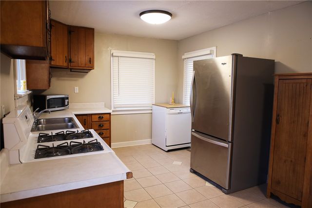 832 Daniels Street NE, Cedar Rapids, IA 52402