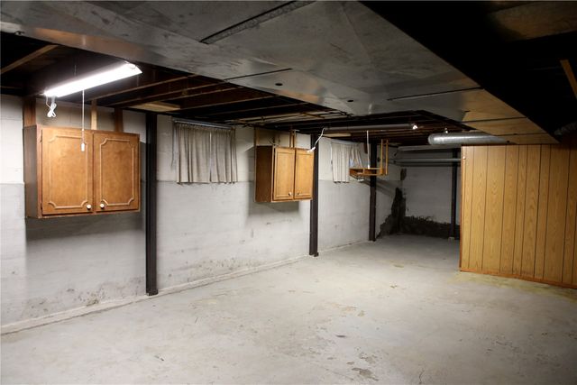 832 Daniels Street NE, Cedar Rapids, IA 52402